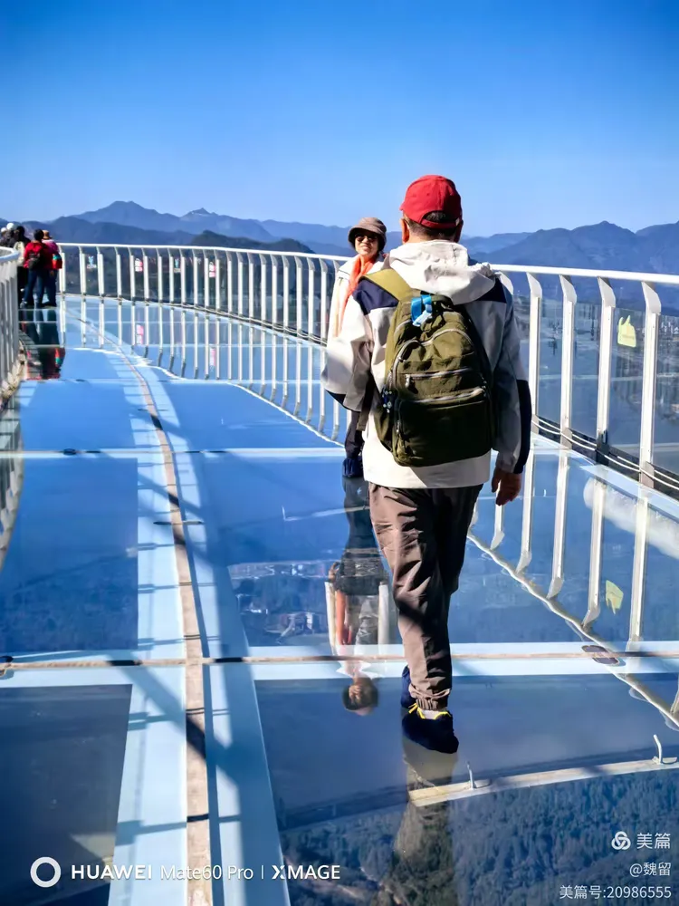 :泉州石牛山玻璃悬崖栈道